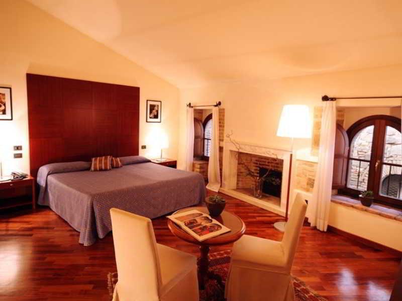 Relais La Corte Di Bettona Zewnętrze zdjęcie