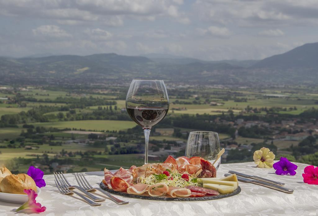 Relais La Corte Di Bettona Zewnętrze zdjęcie